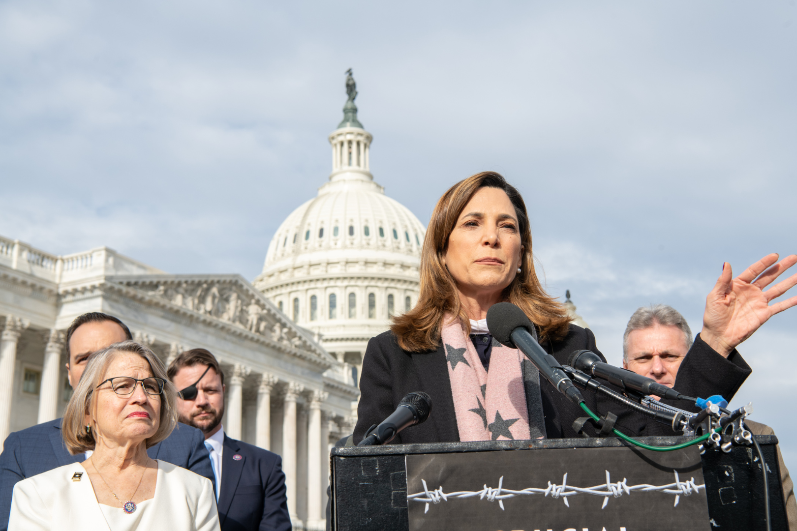 ARC respalda a congresista María Elvira Salazar: "Clara, valiente, perseverante y tenaz"