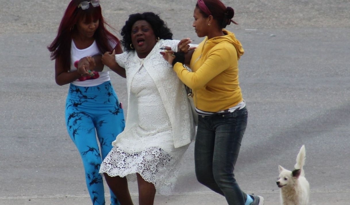 Berta Soler detenida y padre de un preso político bajo vigilancia