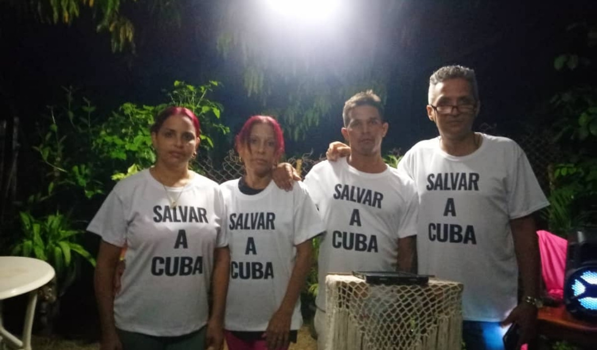 Cubanos dentro de la isla oran por la salvación y la libertad