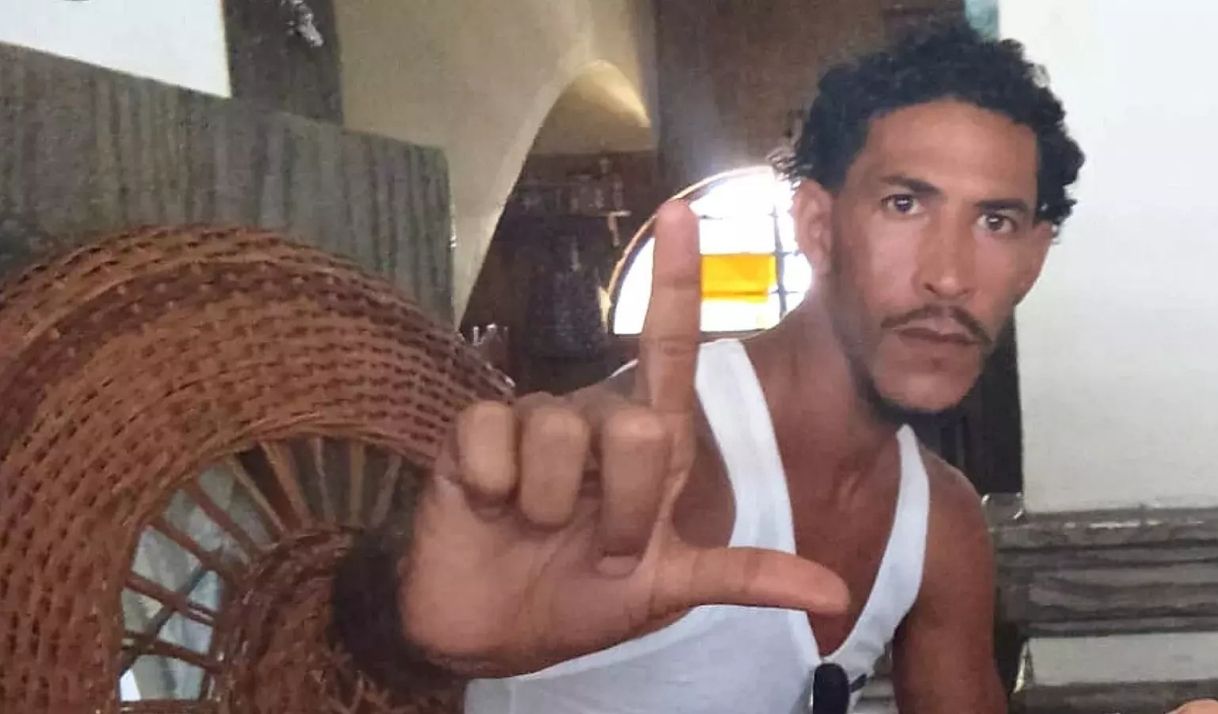 Excarcelan a activista Ángel Cuza, pero continúa bajo represión