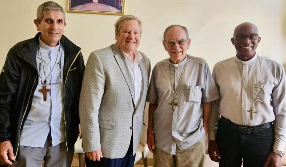 Hammer se reúne con obispos de Oriente para coordinar ayuda humanitaria