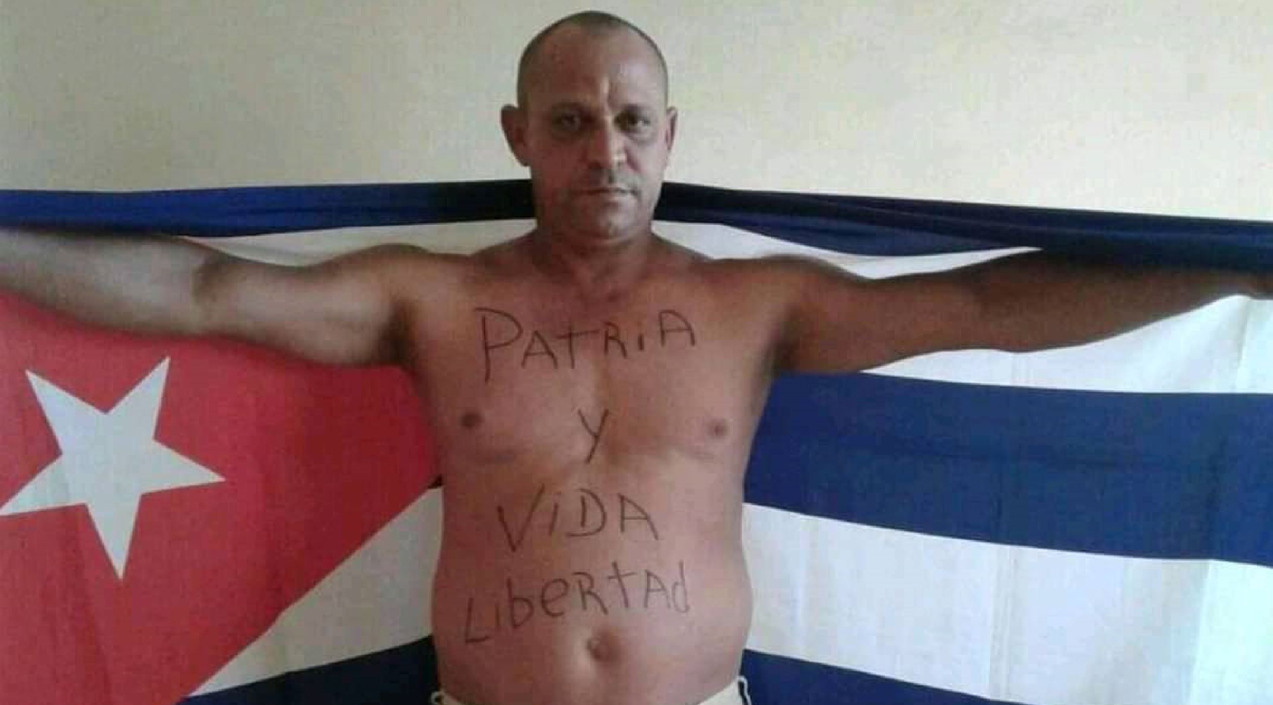 Periodista preso Jorge Bello sufre parálisis facial y demoran 5 horas en llevarlo al hospital