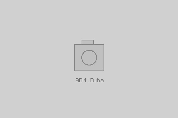 Trump elimina aranceles por envíos de petróleo a Cuba, pero mantiene 'emergencia nacional'